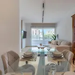 Bright Flat In San Pedro With Pool And Parking